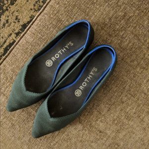 rothys emerald point